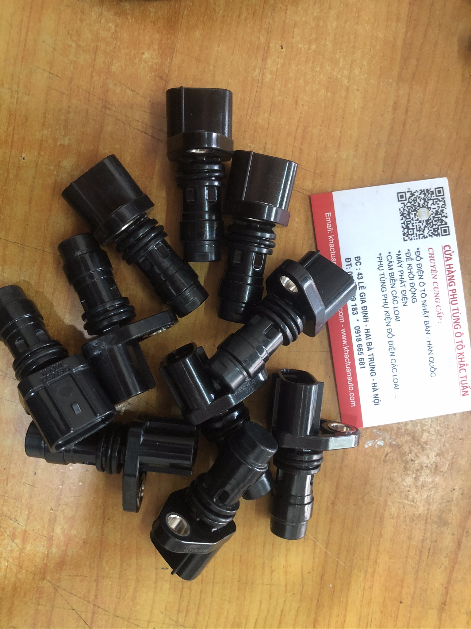 CẢM BIẾN TRỤC CƠ ISUZU 4HK1 6HK1 SAMCO