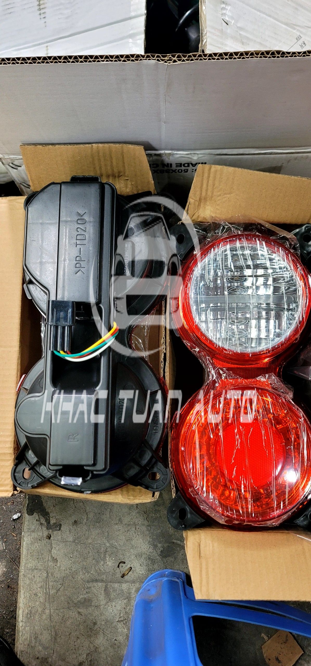 ĐÈN HẬU KIA K200 BONGO